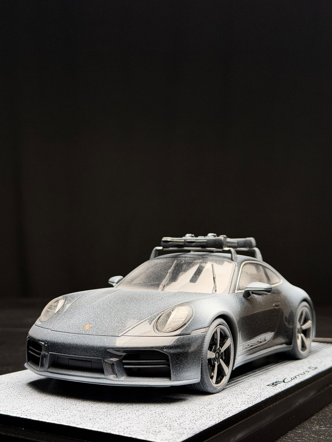 Porsche 911 Carrera S (Snow Version) [Spark] 1:18 scale