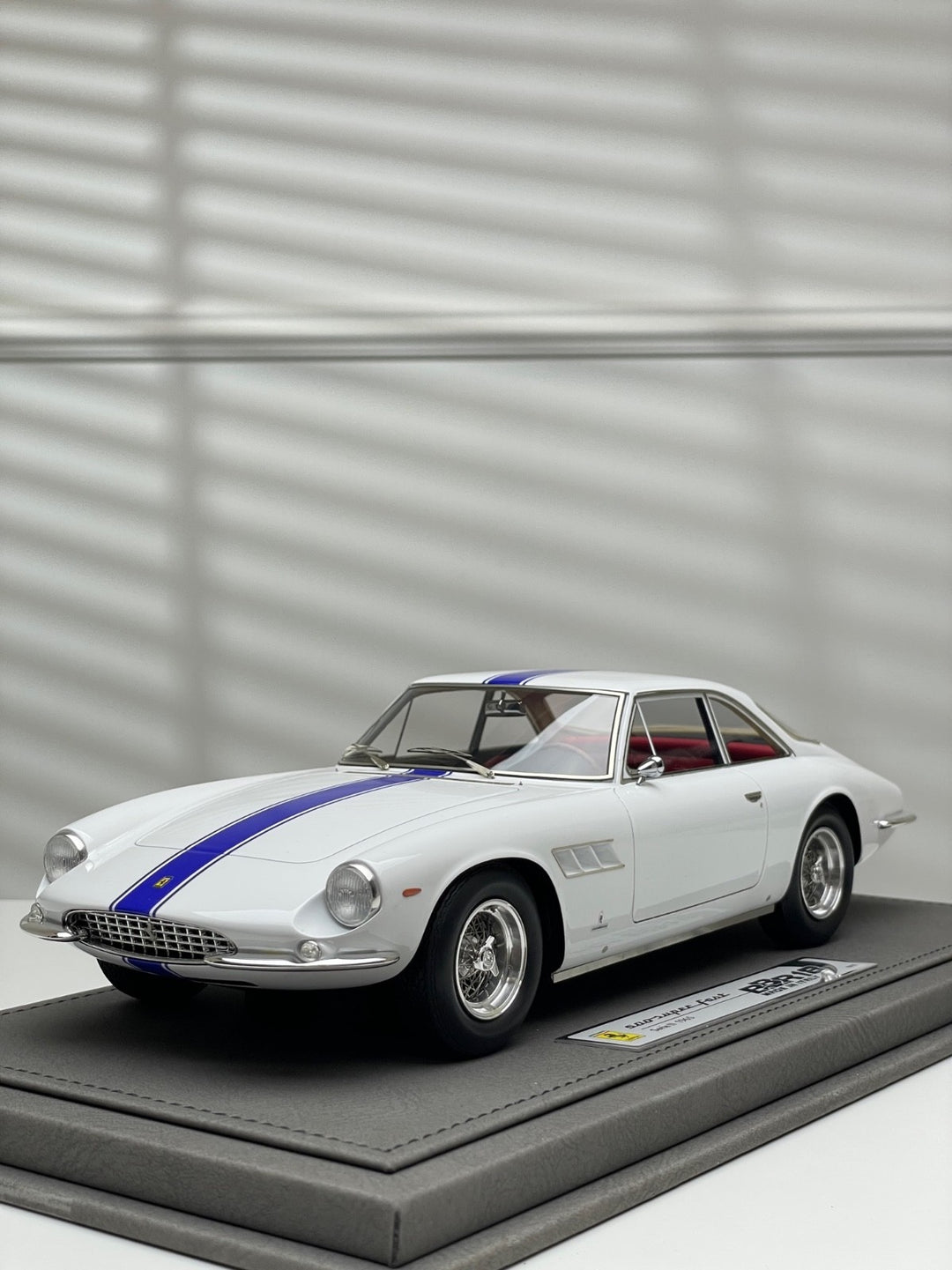 Ferrari 500 Super Fast Series II 1965 (White/ Blue Stripe) [BBR] 1:18 scale