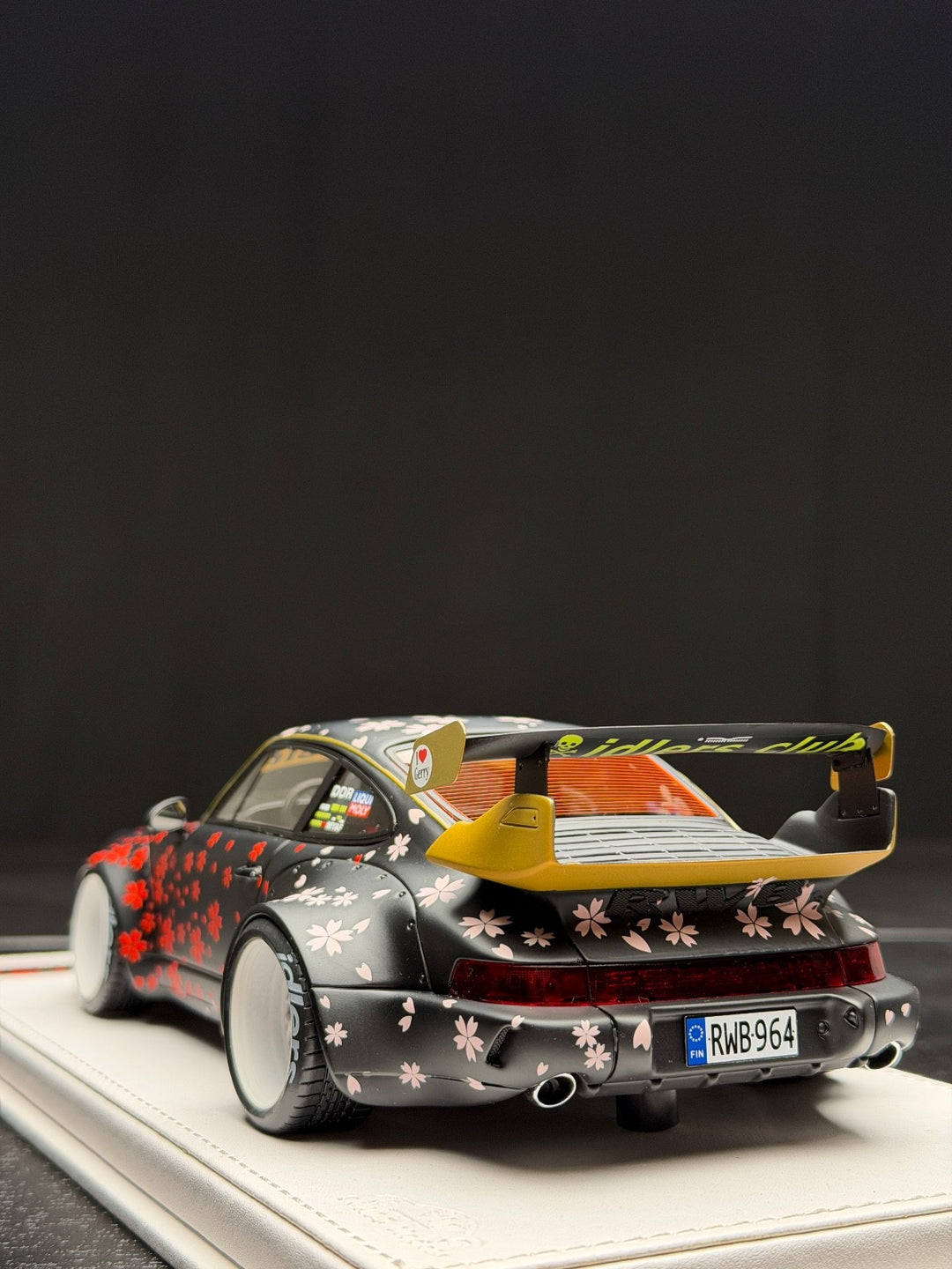 Porsche 911 964 RWB (Sakura Aoki) [VIP scale Models] 1/18 scale