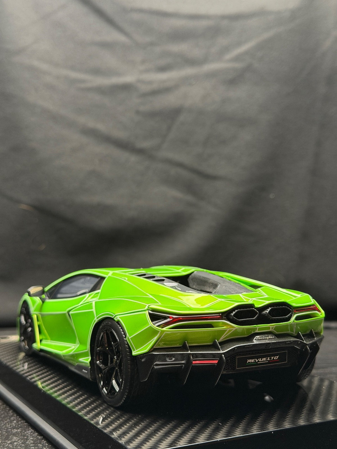 Lamborghini Revuelto (Metallic Green) [Ultra Unique] 1/18 scale