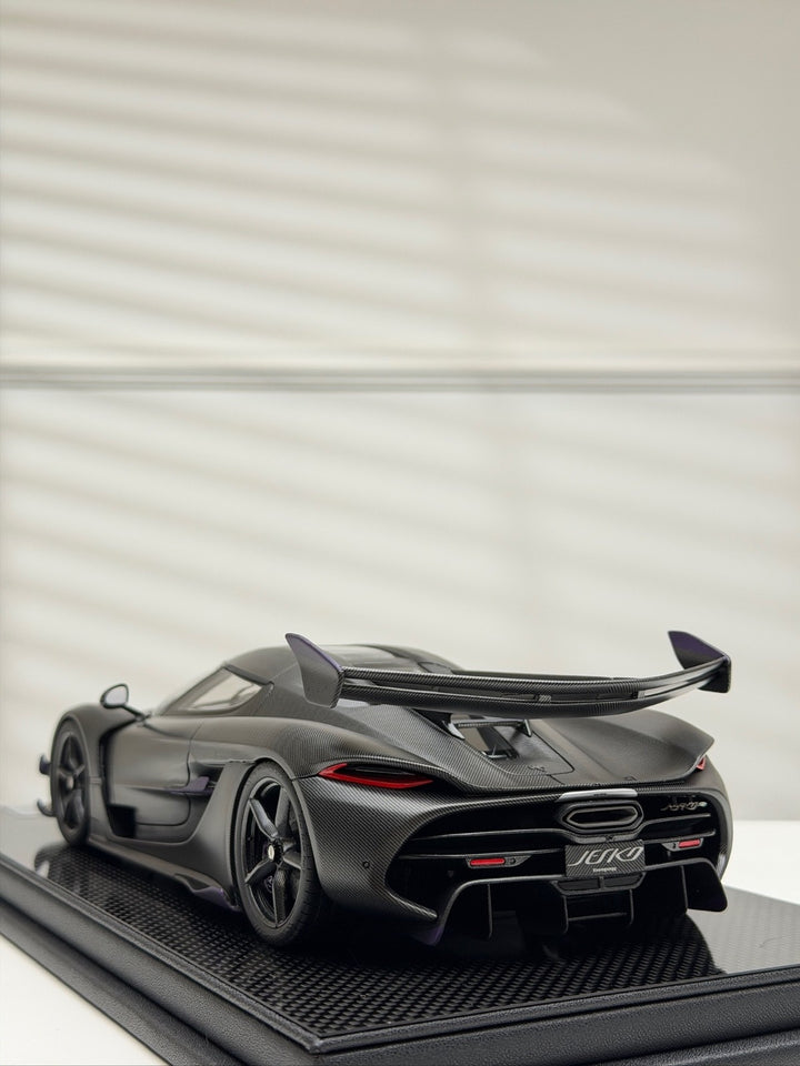 Koenigsegg Jesko (Full Exposed Carbon Fiber) [FrontiArt] 1/18 scale