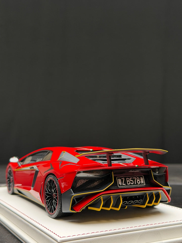 Lamborghini Aventador SV (Red/ Italy Stripe) [Davis & Giovanni] 1/18 scale