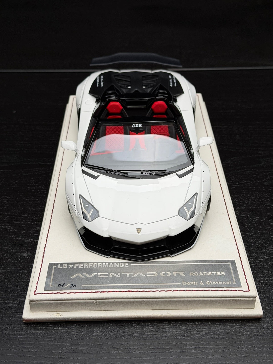 Lamborghini Aventador Roadster LBWK (White) [Davis & Giovanni] 1:18 sc ...