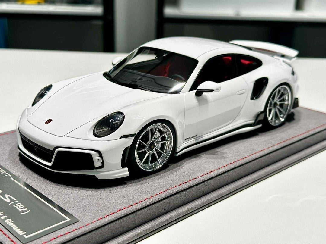 Porsche 911 Turbo S TechArt (Gloss White) [Davis & Giovanni] 1/18 scale