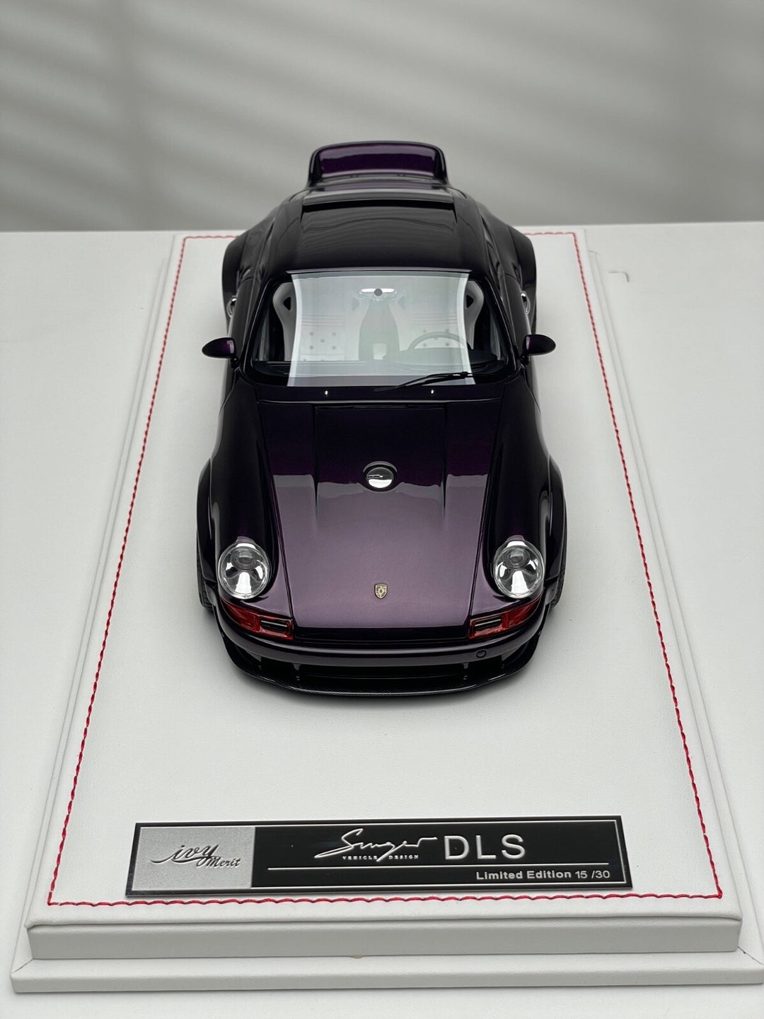 Porsche 911 Singer DLS (Midnight Purple) [IVY Merit Model] 1/18 scale