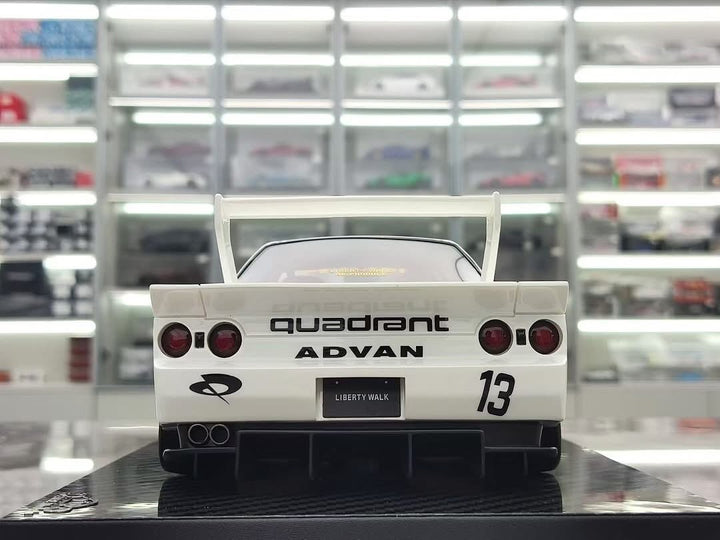 Nissan R32 Skyline LBWK (White) [VIP scale Models] 1/18 scale