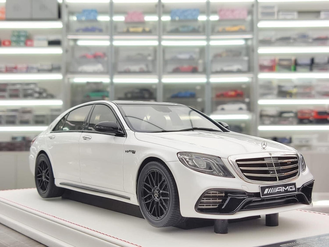 Mercedes-Benz S63 AMG (White) [Vehicle Art] 1/18 scale