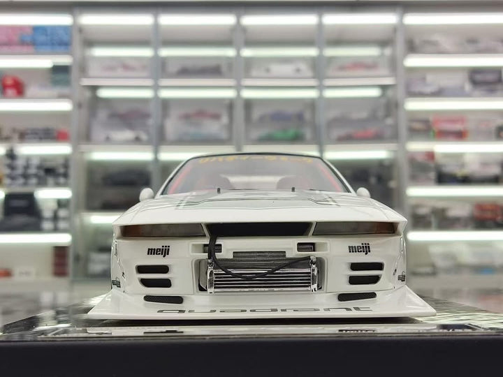 Nissan R32 Skyline LBWK (White) [VIP scale Models] 1/18 scale