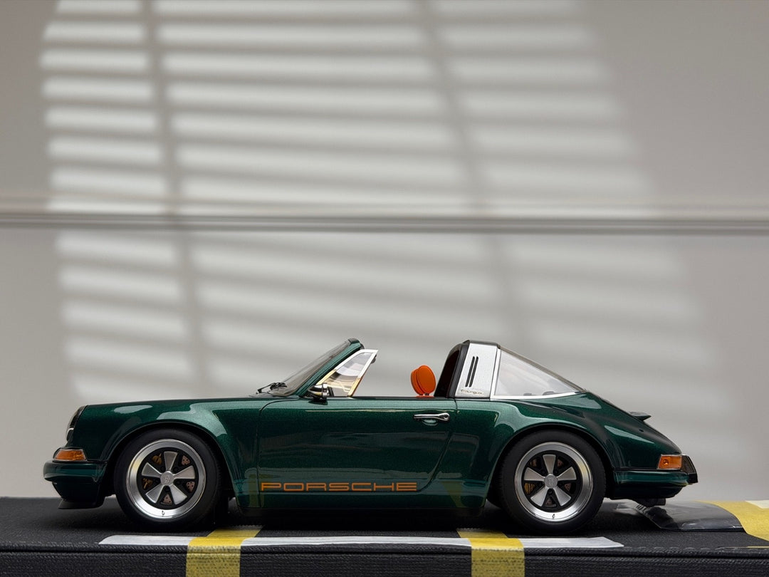 Porsche 911 Targa Singer (Metallic Dark Green) [Make up IDEA] 1/18 scale