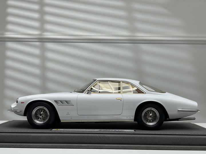 Ferrari 500 Super Fast Series II 1965 (White/ Blue Stripe) [BBR] 1:18 scale