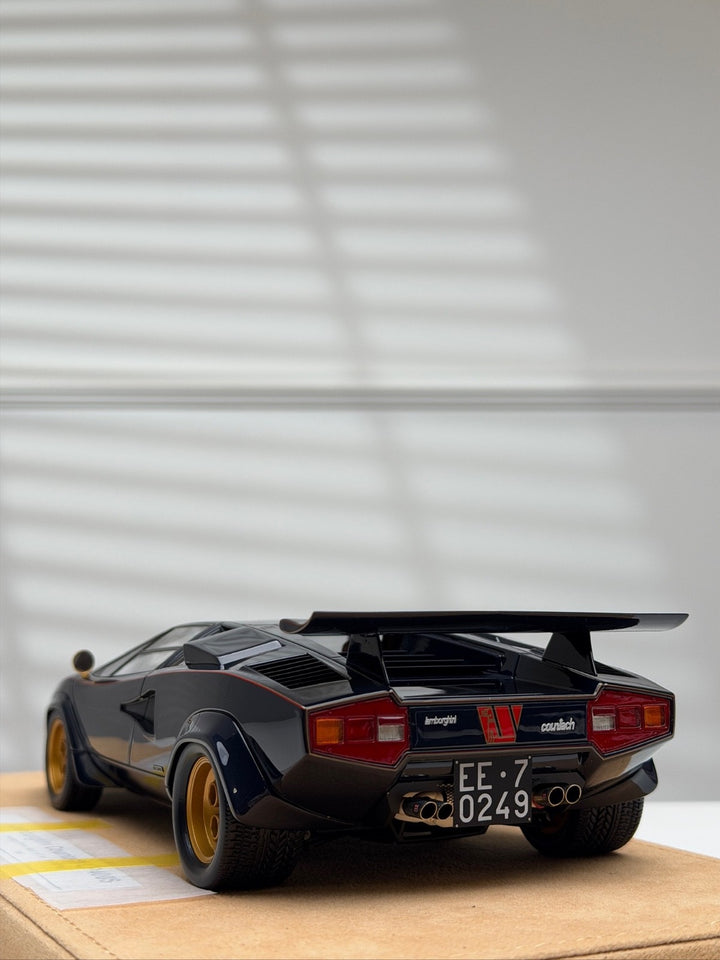 Lamborghini Countach LP400S Prototype Walter Wolf 3rd [Make up IDEA] 1/18 scale
