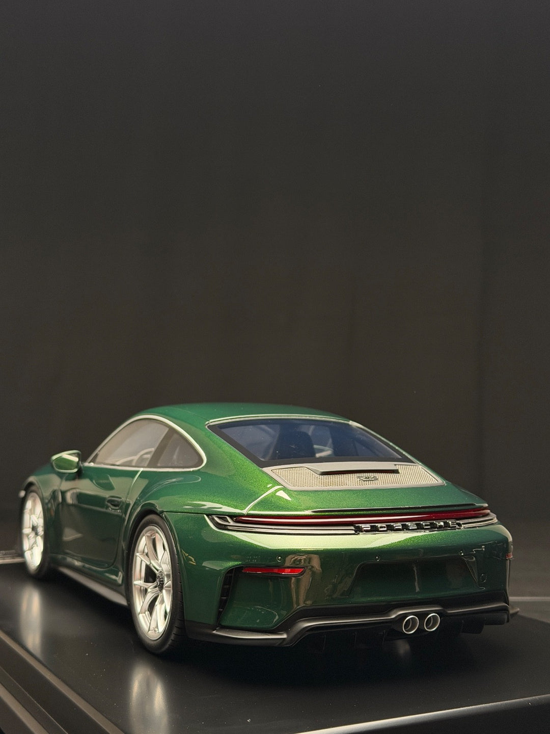 Porsche GT3 Touring (Metallic Green) [Spark] 1:12 scale