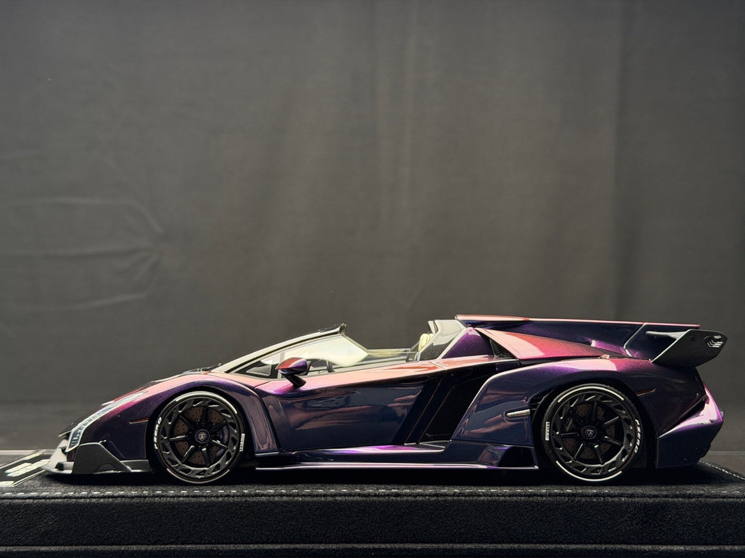 Lamborghini Veneno Roadster (Chameleon Purple) [Henson&Heaven] 1/18 scale