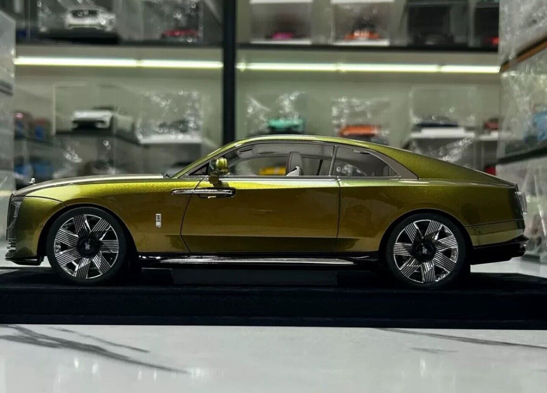 Rolls-Royce Spectre (Chameleon Gold) [H&H] 1:18 scale