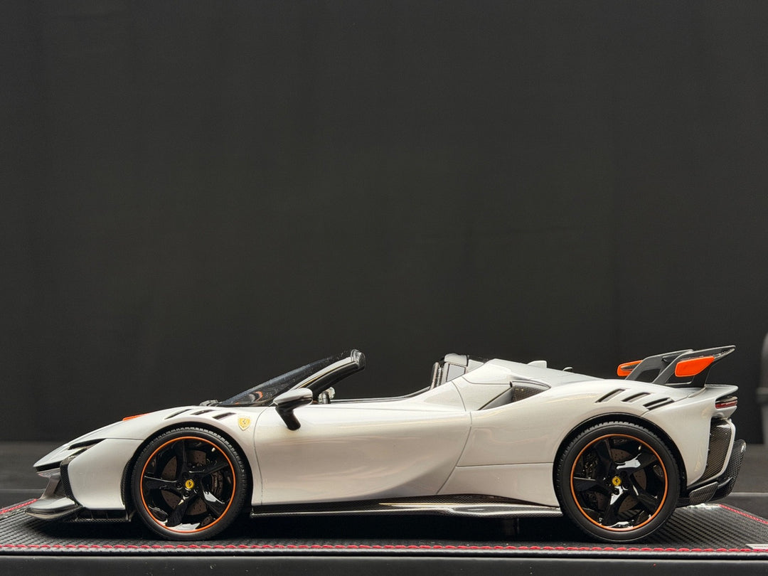 Ferrari SF90XX Spider (Silver) [MR Collection] 1/18 scale