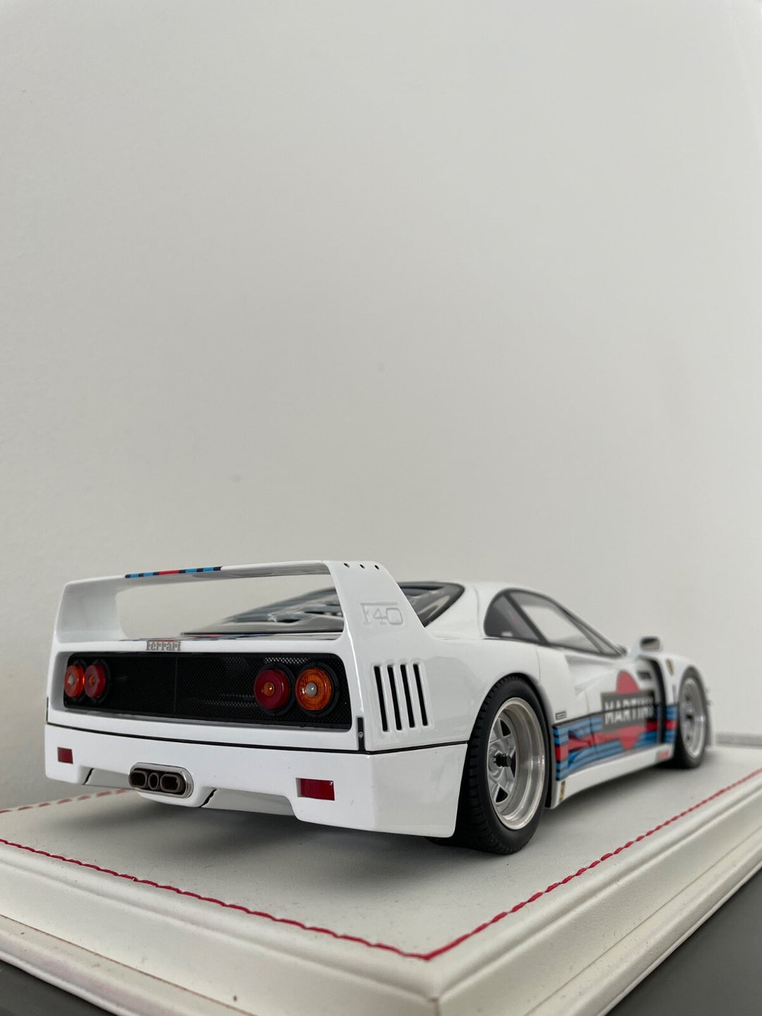 Ferrari F40 (White, Martini) [Davis & Giovanni] 1/18 scale