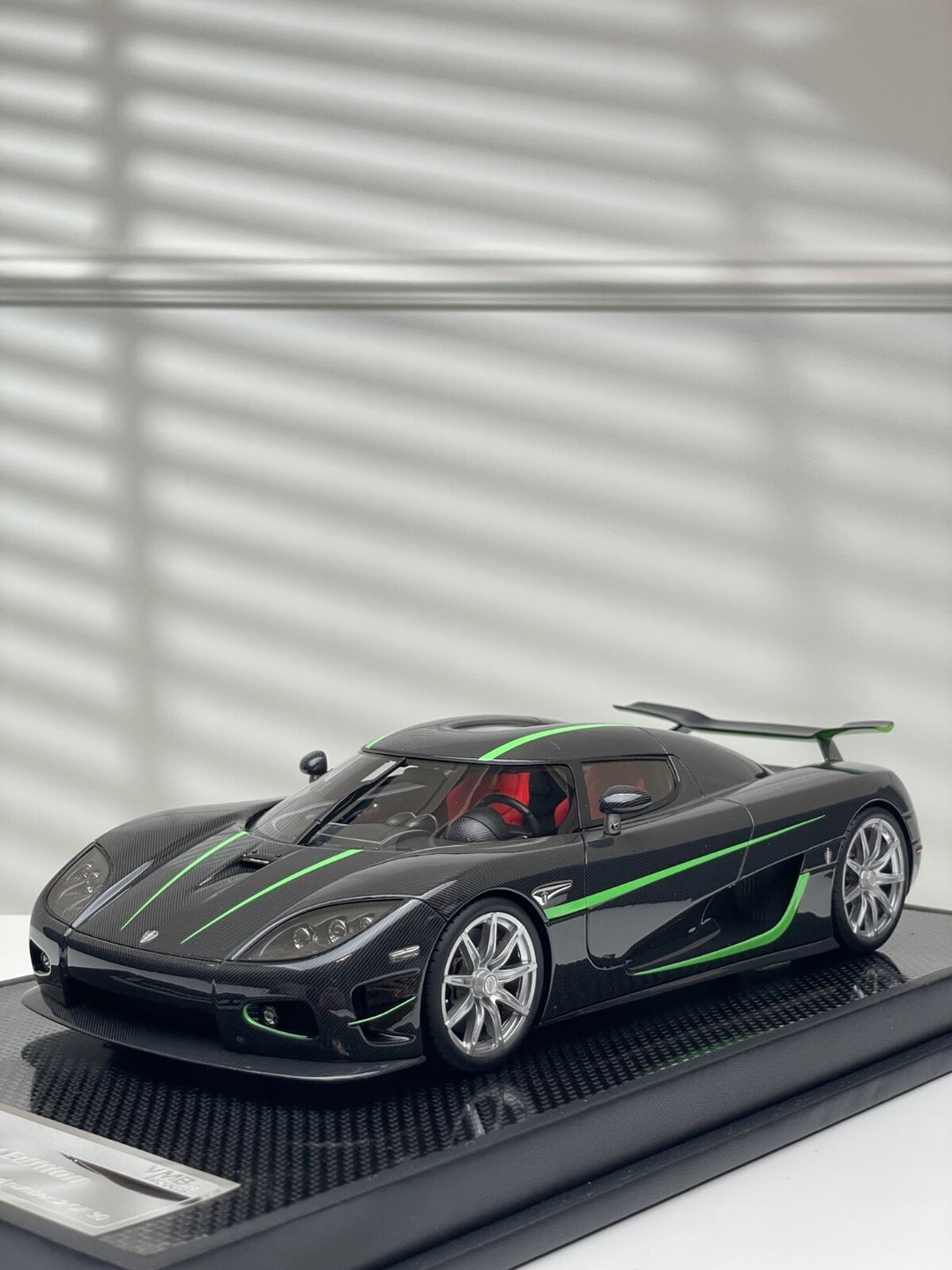 Koenigsegg CCX (Carbon Fiber/ Green Stripe) [VMB Model] 1/18 scale