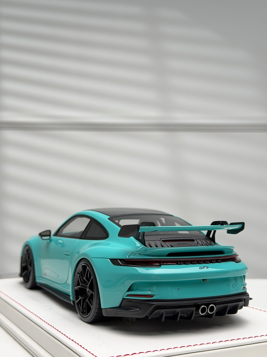 Porsche 911 GT3 (Mint Green) [Davis & Giovanni] 1/18 scale