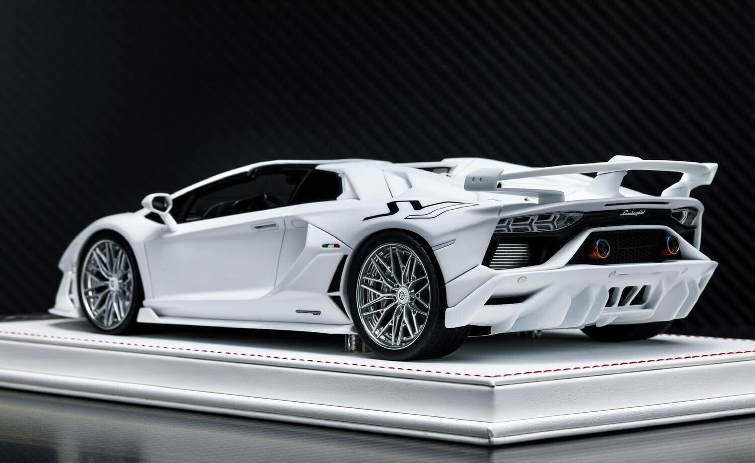 Lamborghini Aventador SVJ Roadster (White) [Davis & Giovanni] 1:18