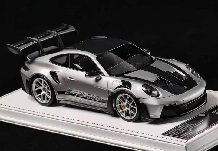 Porsche 911 GT3RS (Silver) [Davis & Giovanni] 1:18 scale