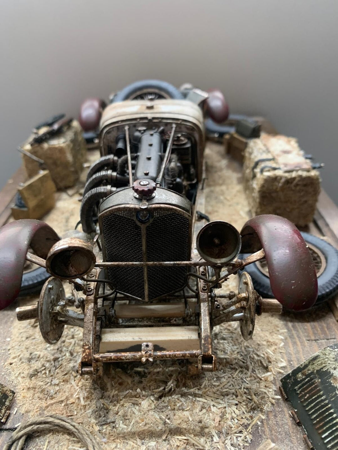 Classic Mercedes-Benz SSKL Barn Find Diorama [1:18 scale]