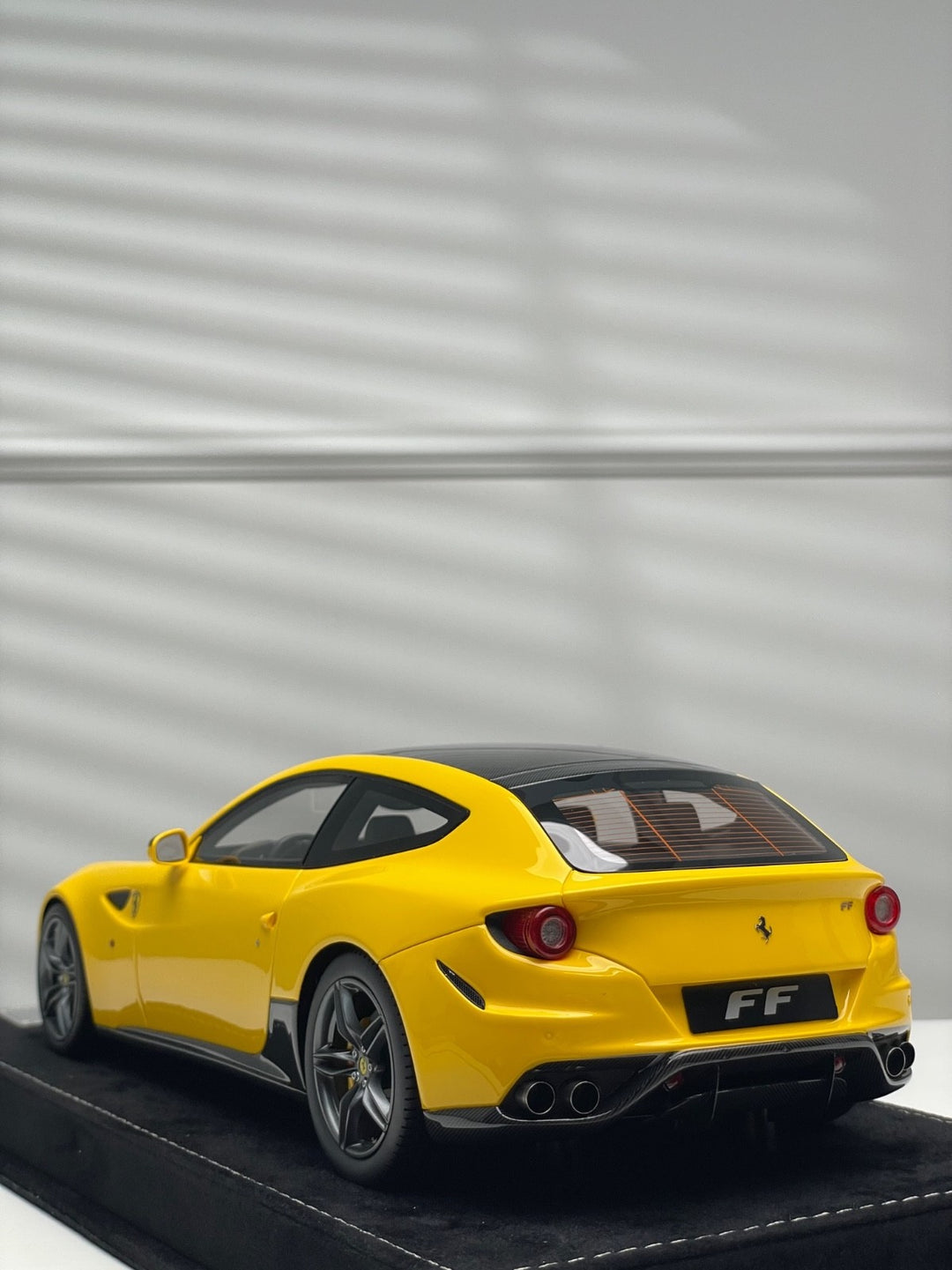Ferrari FF (Yellow) [Henson&Heaven] 1/18 scale