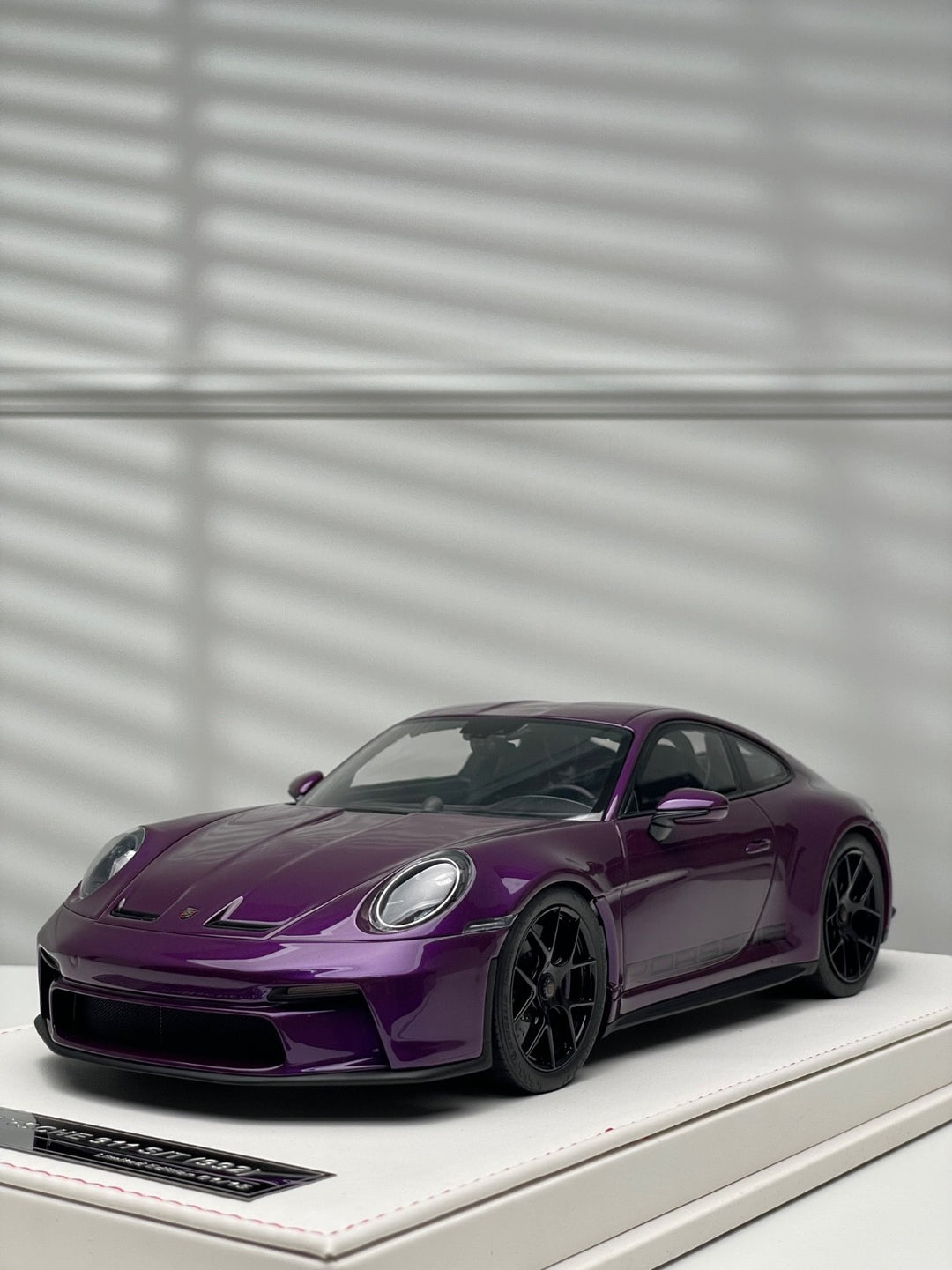 Porsche 911 S/T (Purple/ Black Rims) [Ivy Merit Model] 1/18 scale