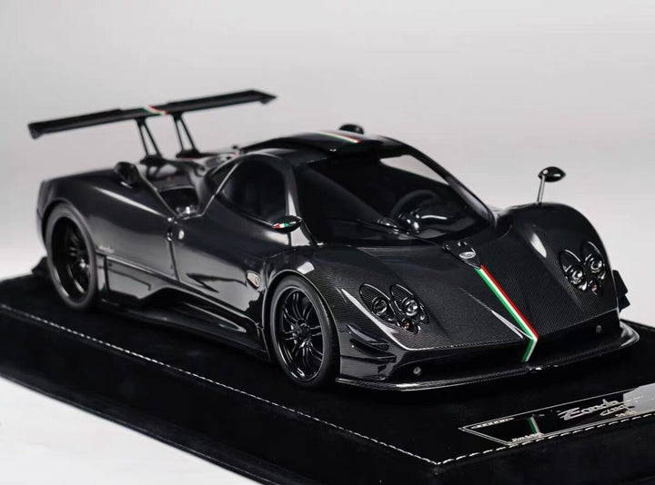 Pagani Zonda Cinque (Full Black Carbon Fiber) [Henson & Heaven] 1/18 scale