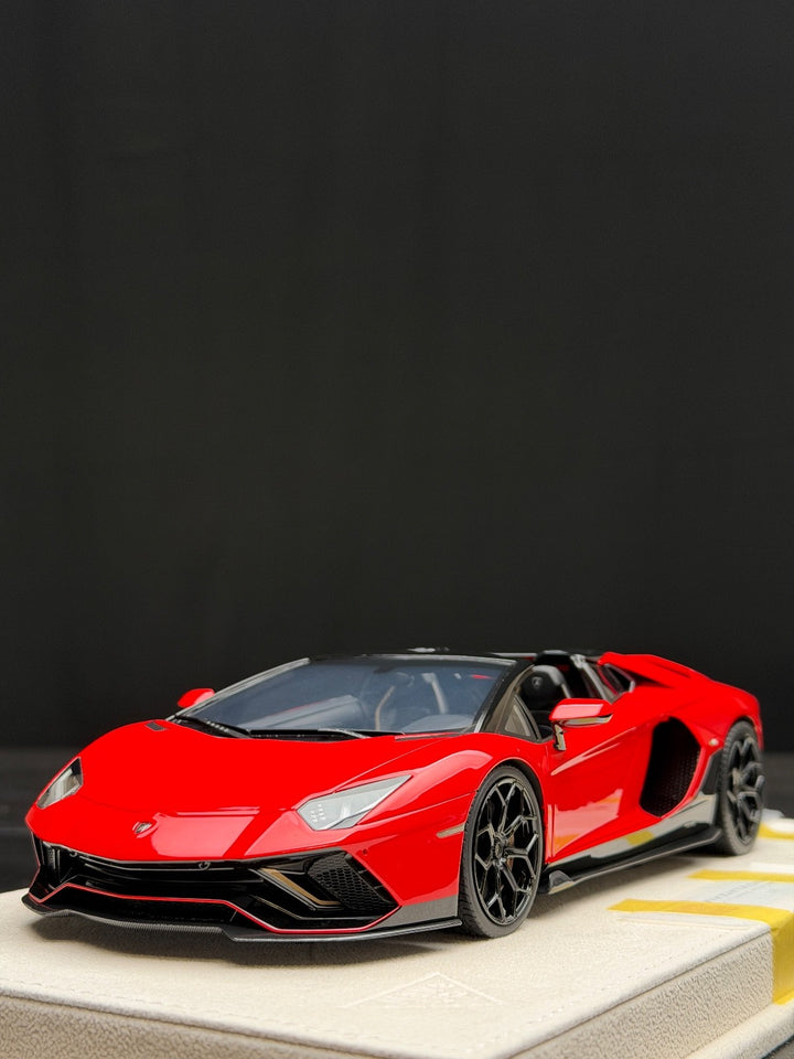 Lamborghini Aventador Ultimae Roadster (Red) [MakeUp Eidolon] 1/18 scale
