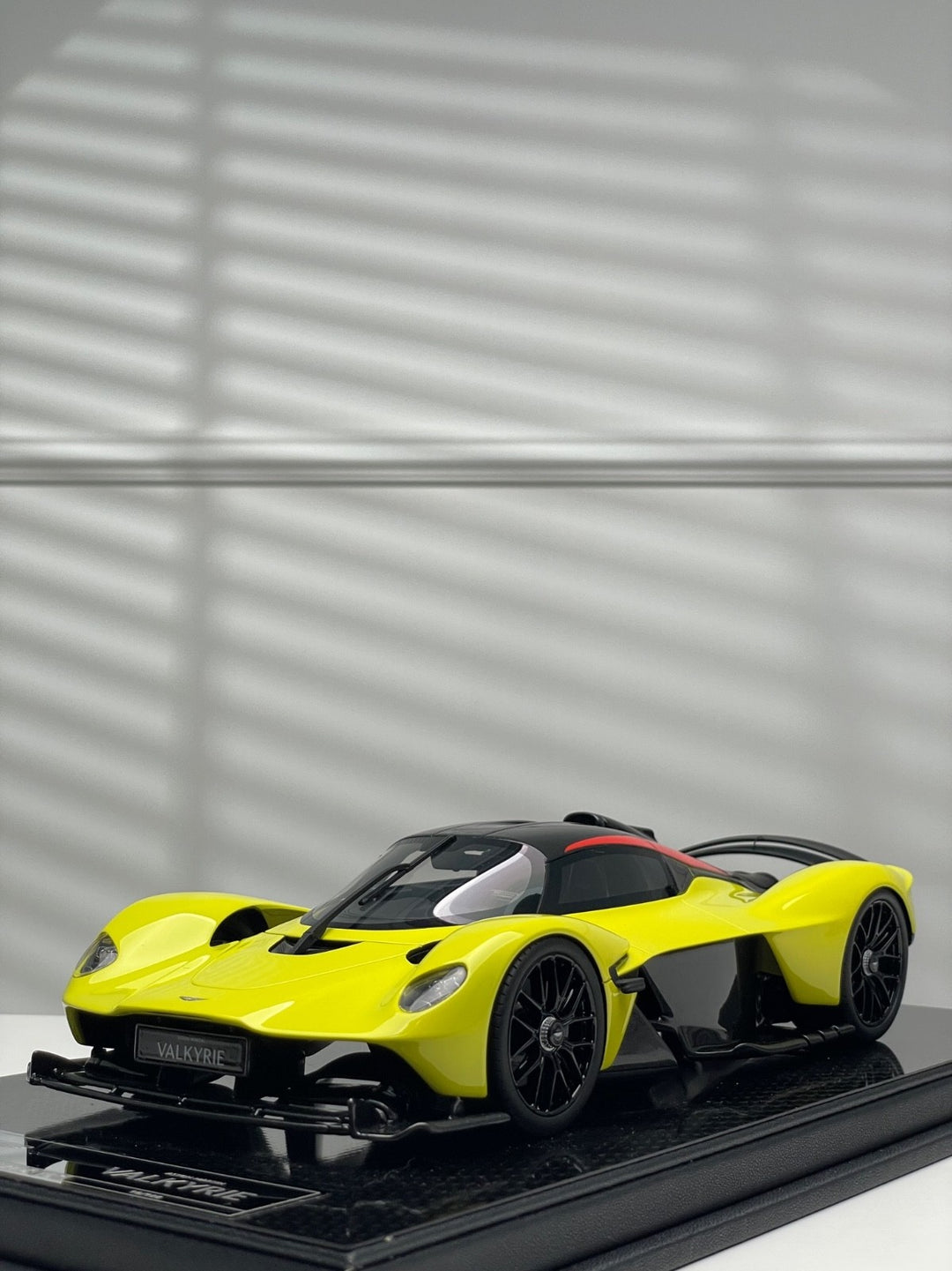 Aston Martin Valkyrie (Yellow) [FrontiArt] 1/18 scale