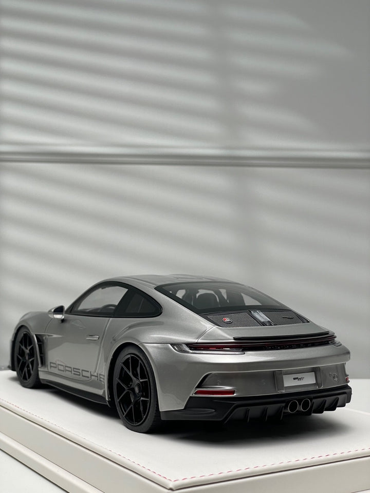 Porsche 911 S/T (Silver/ Black Rims) [Ivy Merit Model] 1/18 scale