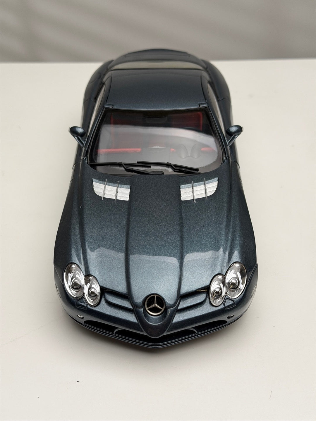 Mercedes-Benz SLR McLaren (Dark Blue) [CMC] 1:18 scale
