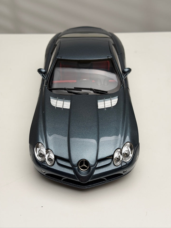 Mercedes-Benz SLR McLaren (Dark Blue) [CMC] 1:18 scale