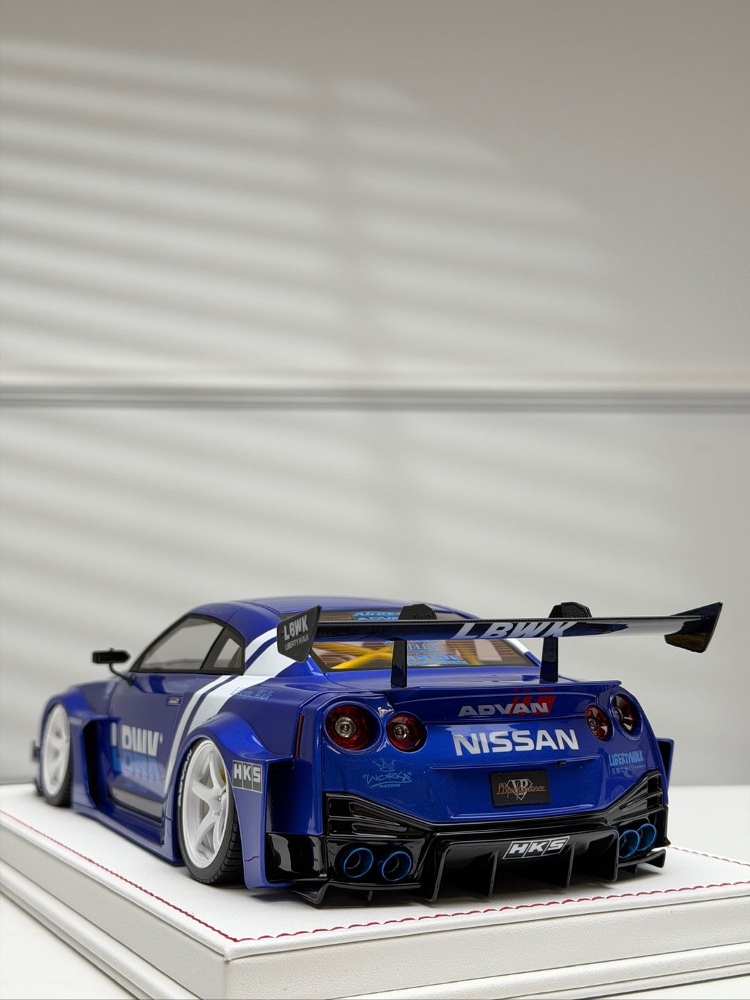 Nissan R35 GT-RR LBWK (Metallic Blue/ LBWK Decals) [Davis & Giovanni] 1/18 scale