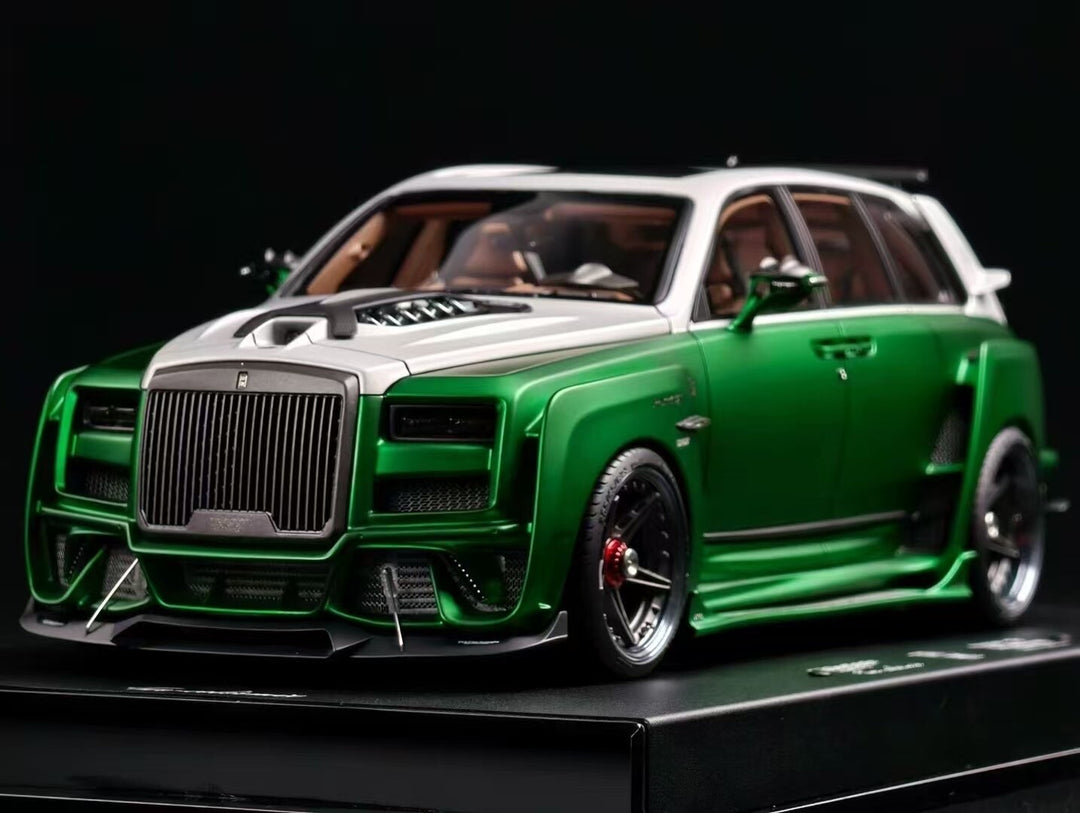 Rolls-Royce Cullinan Darknight D900 (Matt Green/White) [DreamWalkers] 1/18 scale