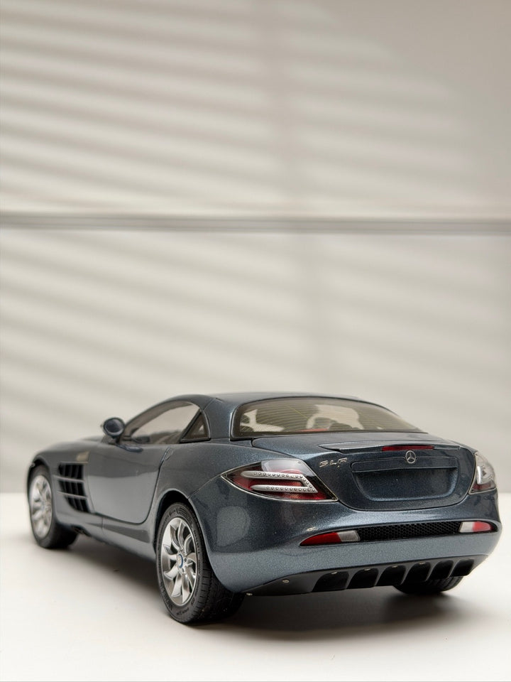 Mercedes-Benz SLR McLaren (Dark Blue) [CMC] 1:18 scale