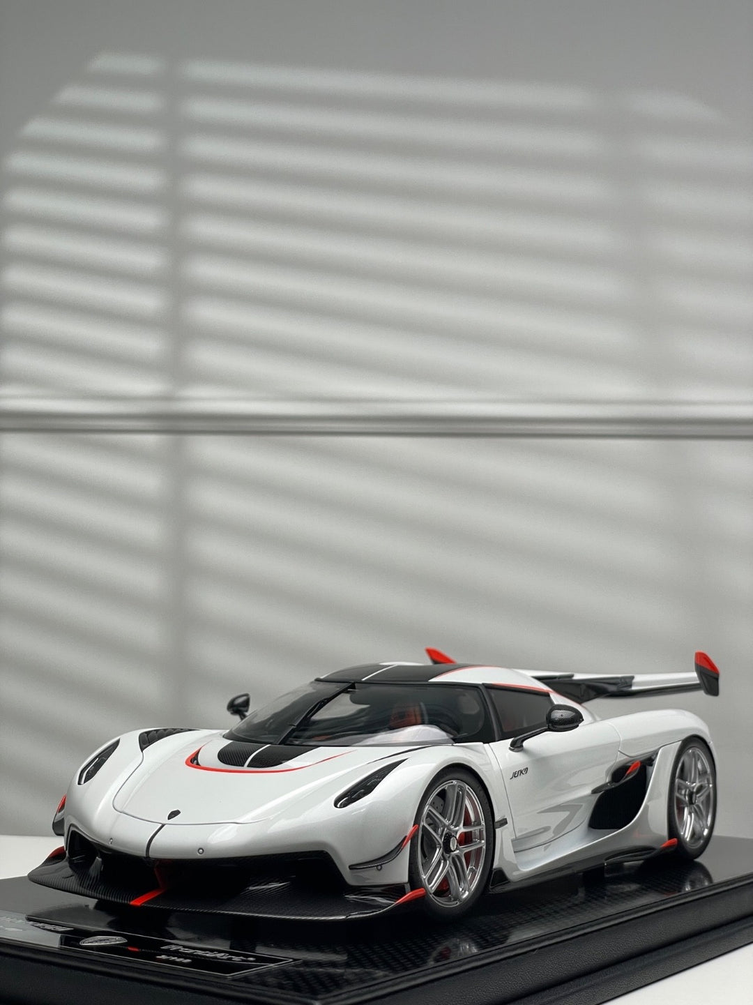 Koenigsegg Jesko (White) [FrontiArt] 1/18 scale