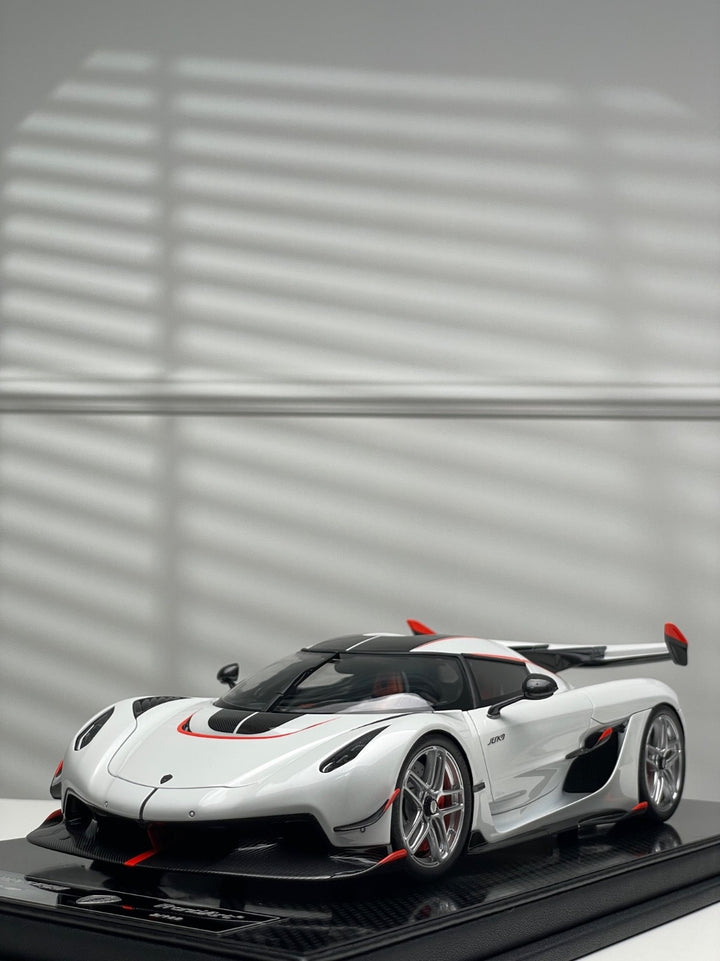 Koenigsegg Jesko (White) [FrontiArt] 1/18 scale