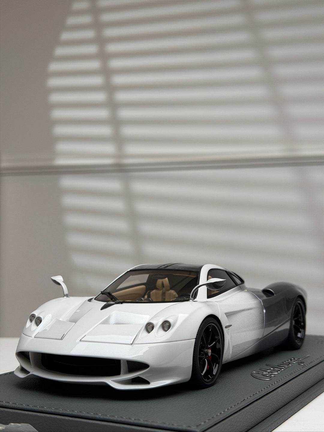 Pagani Huayra Codalunga (White/ Silver) [BBR] 1:18 scale