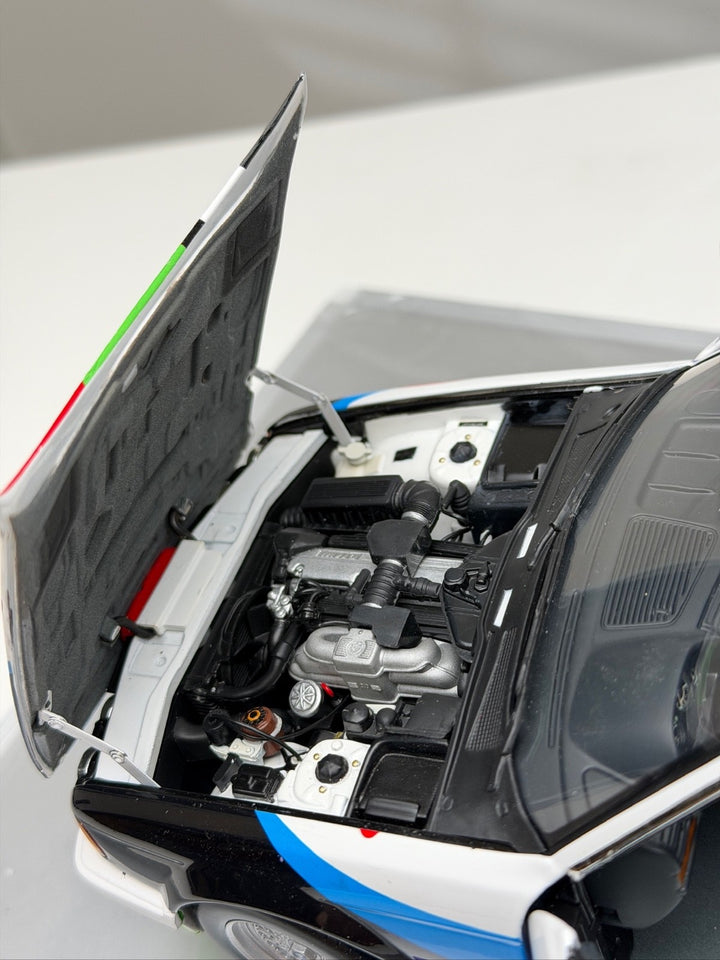 BMW 730i (Cesar Manrique - Art Car) [MINICHAMPS] 1/18 scale