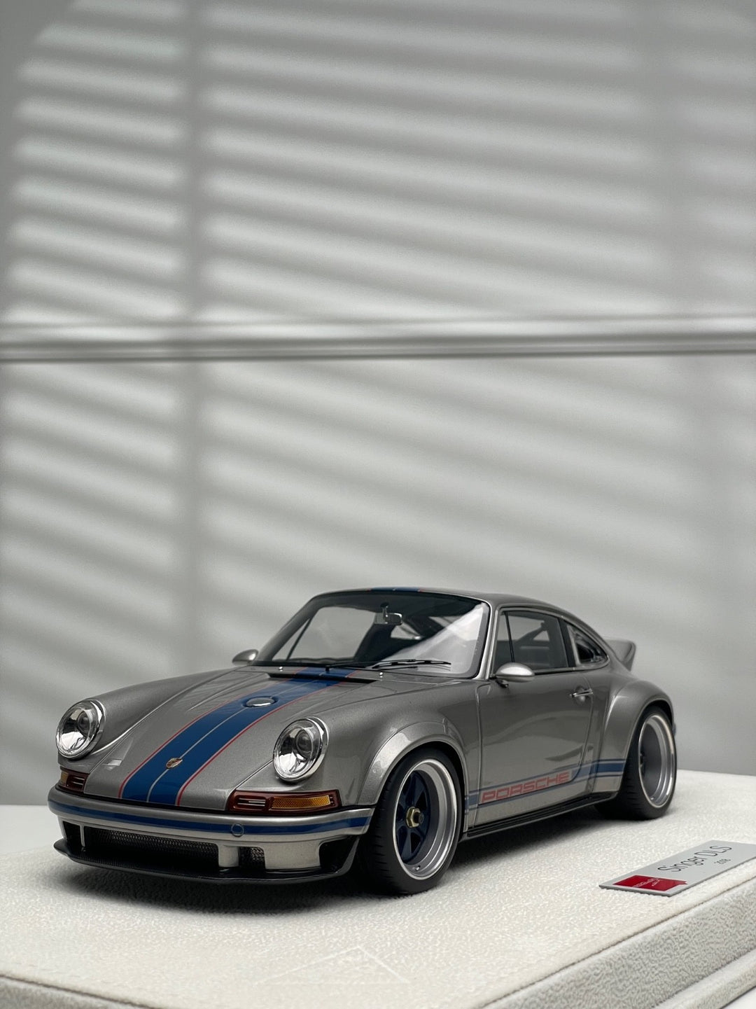 Porsche 911 Singer DLS (Silver/ Blue Stripes) [Make up Eidolon] 1/18 scale