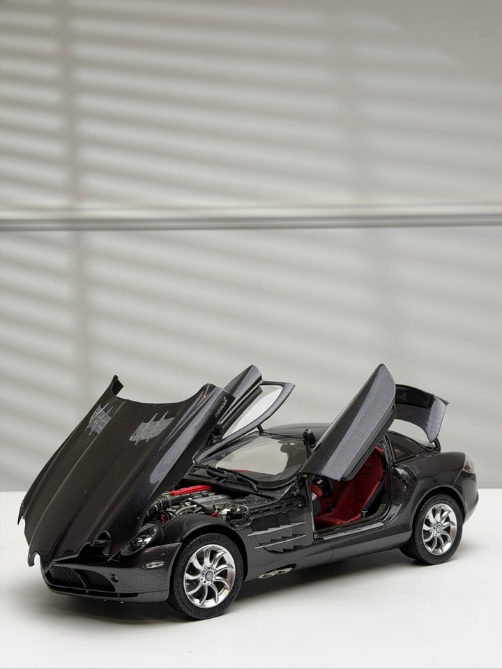 Mercedes-Benz SLR McLaren (Dark Gray) [CMC] 1:18 scale
