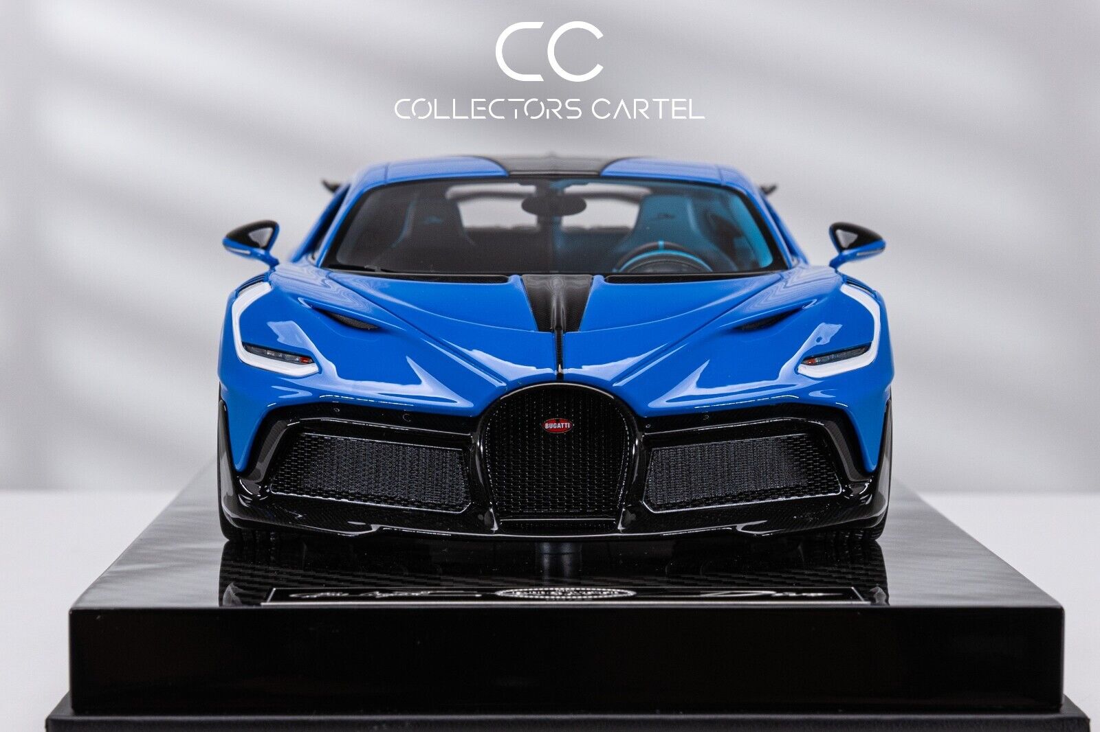 Miniature Bugatti Divo Bleu Racing France - 1/43 Looksmart - Neuf