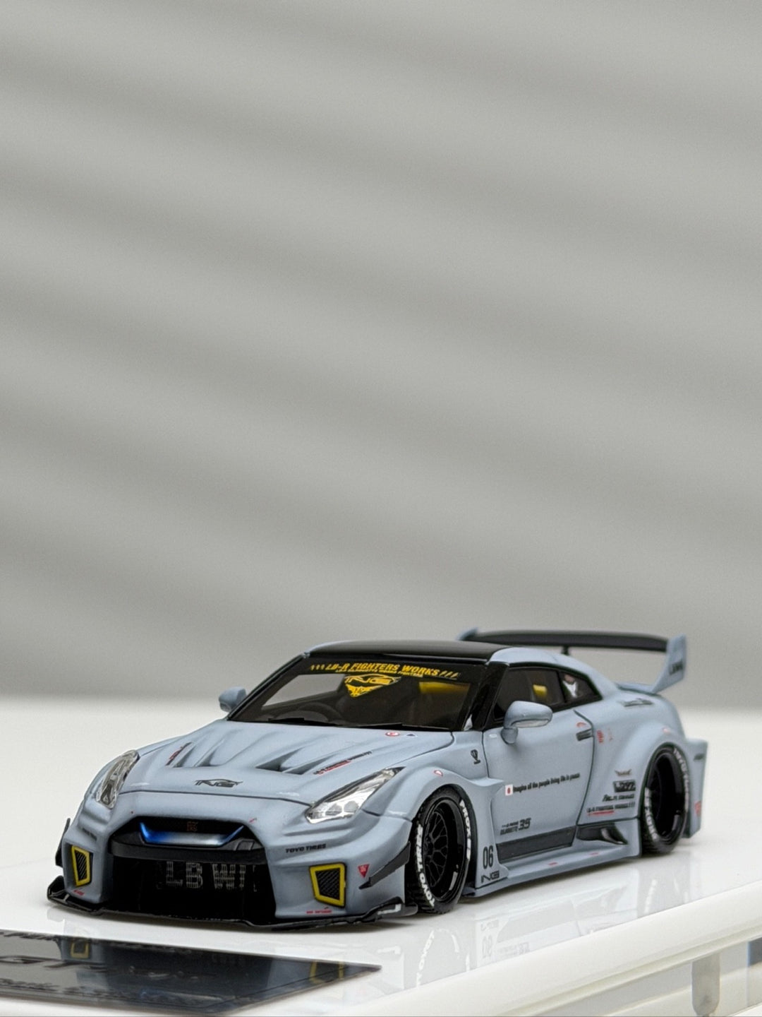 2-in-1 Nissan R35 GT-RR LBWK (Zero Fighter & NISMO)[Davis & Giovanni] 1:64 scale