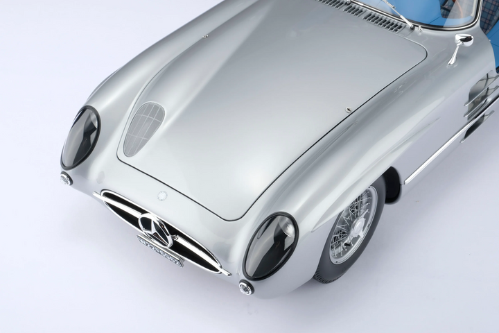 MERCEDES-BENZ 300 SLR UHLENHAUT COUPE [Fully opening] By: Amalgam 1:8 scale