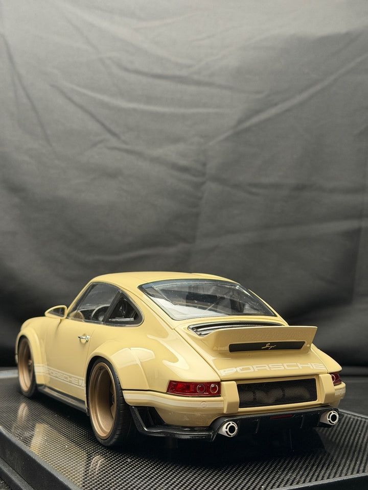 Porsche 911 Singer DLS (Cream) [IVY Model] 1:12 scale