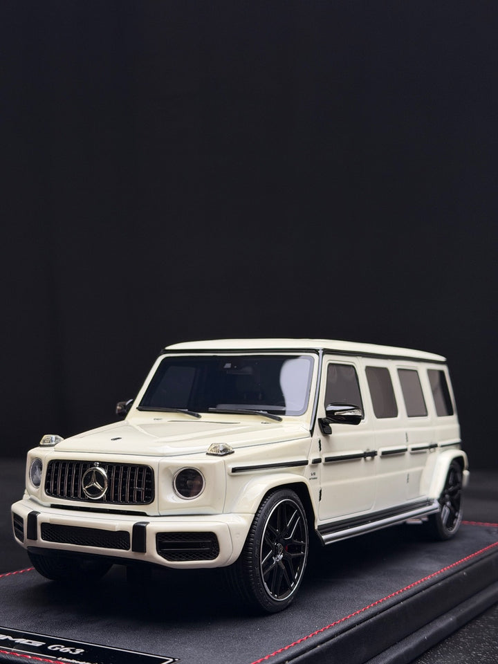 Mercedes-AMG G63 Limousine (Luminous) [VIP scale Models] 1/18 scale
