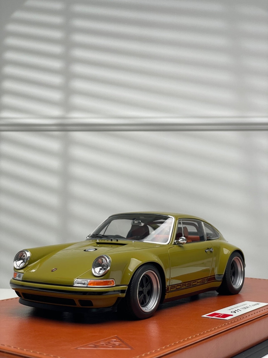 Porsche 911 Coupe Singer (Olive Drab) [Make up Eidolon] 1/18 scale