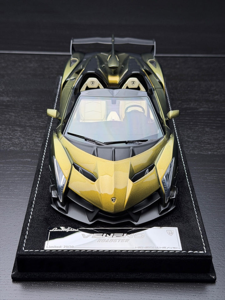 Lamborghini Veneno Roadster (Chameleon Green) [Henson&Heaven] 1/18 scale