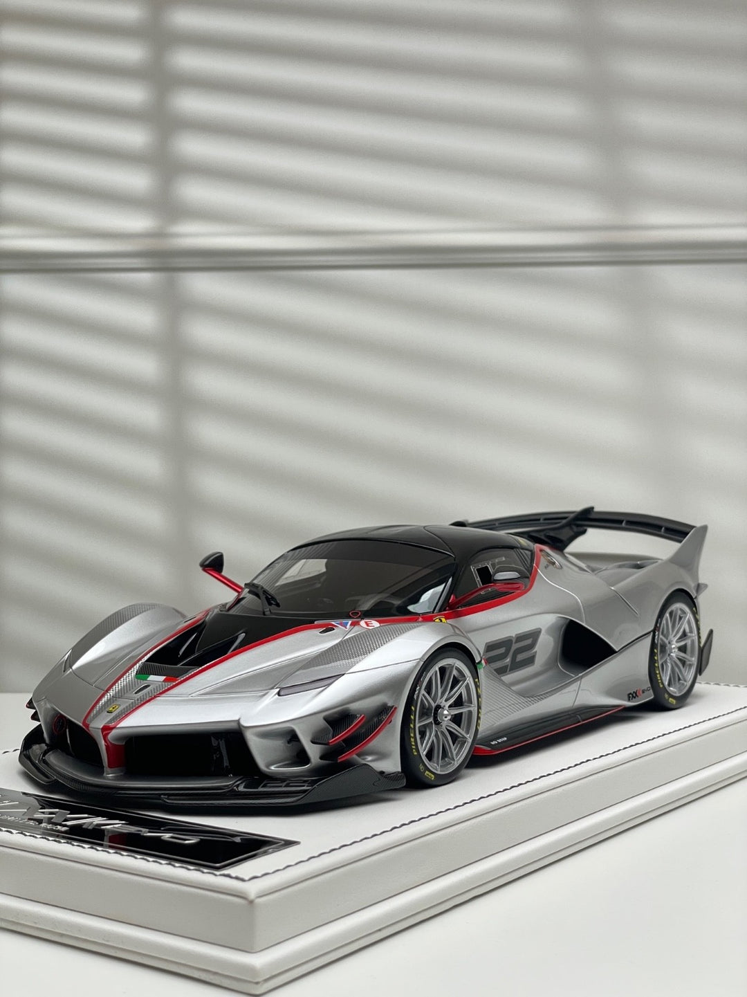 Ferrari FXXK EVO (Metallic Silver) [PRORAZE] 1/18 scale